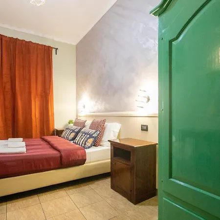 Colorful Yard Bed & Breakfast 2*