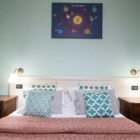 Colorful Yard Frühstückspension Rom