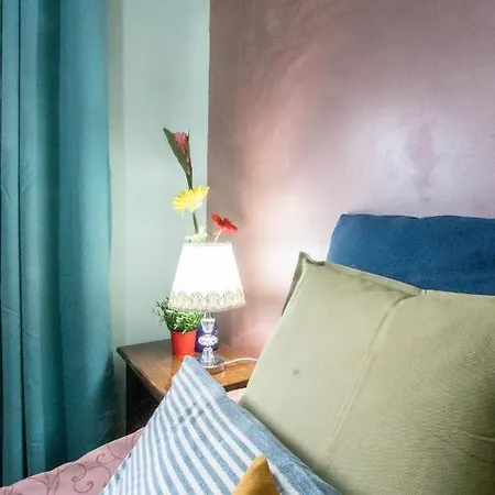 Colorful Yard Frühstückspension