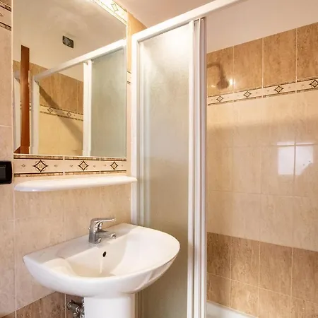 Colorful Yard Frühstückspension Rom