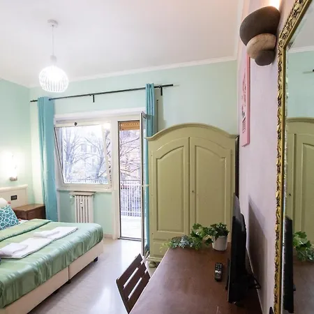 Colorful Yard Frühstückspension