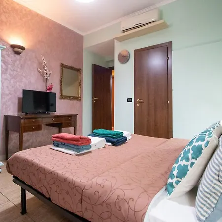 Frühstückspension Colorful Yard Rom