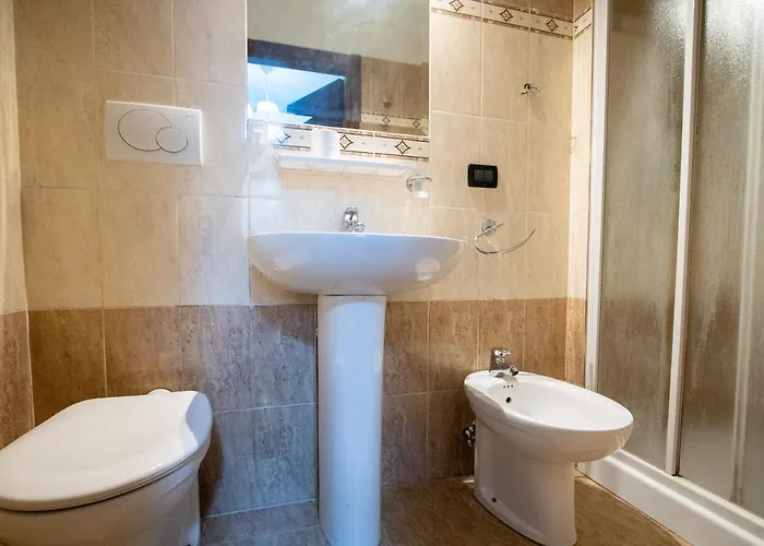 Alojamento de Acomodação e Pequeno-almoço Colorful Yard Roma