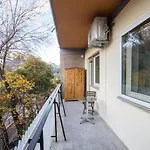 Colorful Yard Bed and Breakfast Ρώμη