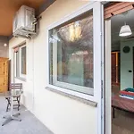 Bed and Breakfast Colorful Yard 3*